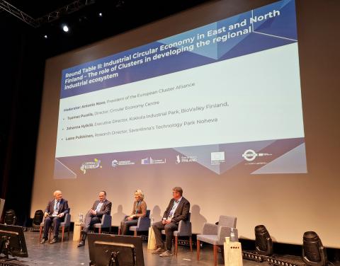 Round Table 2 CmR ENF.jpg Round Table 2 CmR ENF.jpg