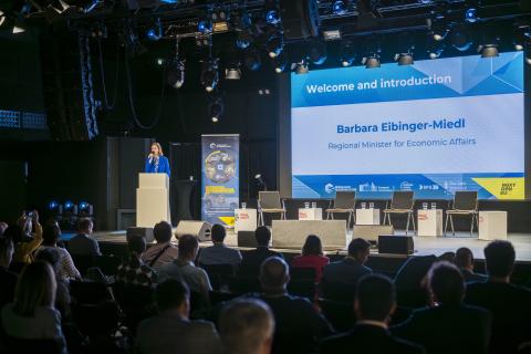 Barbara Eibinger-Miedl, Clusters meet Regions, Graz Barbara Eibinger-Miedl, Clusters meet Regions, Graz