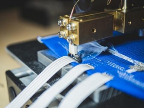Thermocompression welding of flexible conductive ribbons